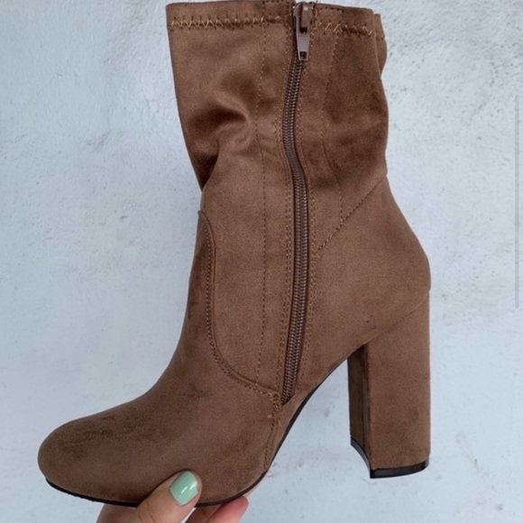 NWT Boutique Embroidered Fun Floral Booties - Picture 3 of 5